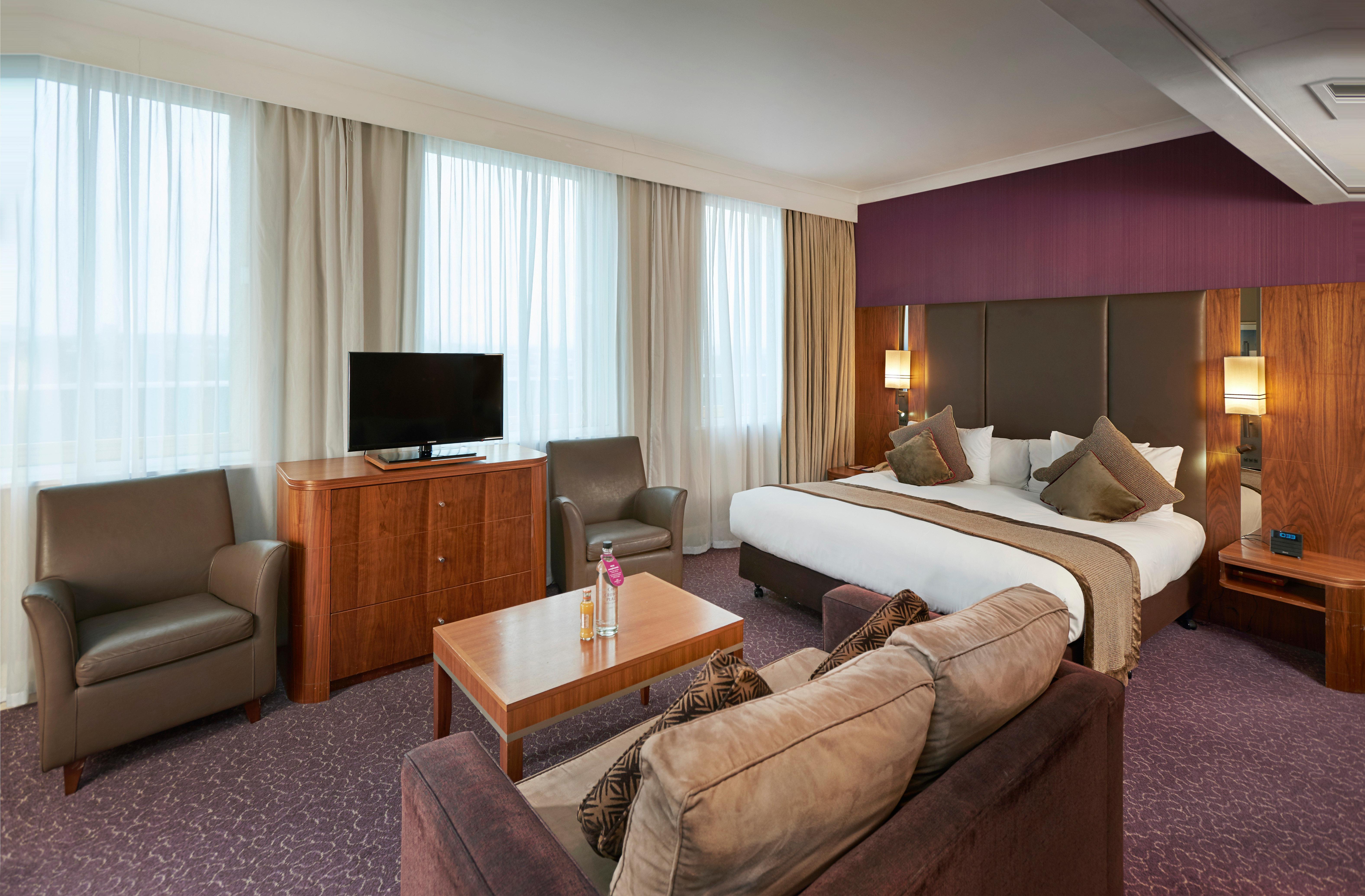 คราวน์ พลาซา ลอนดอน อีลิง Hotel อีลลิง ภายนอก รูปภาพ