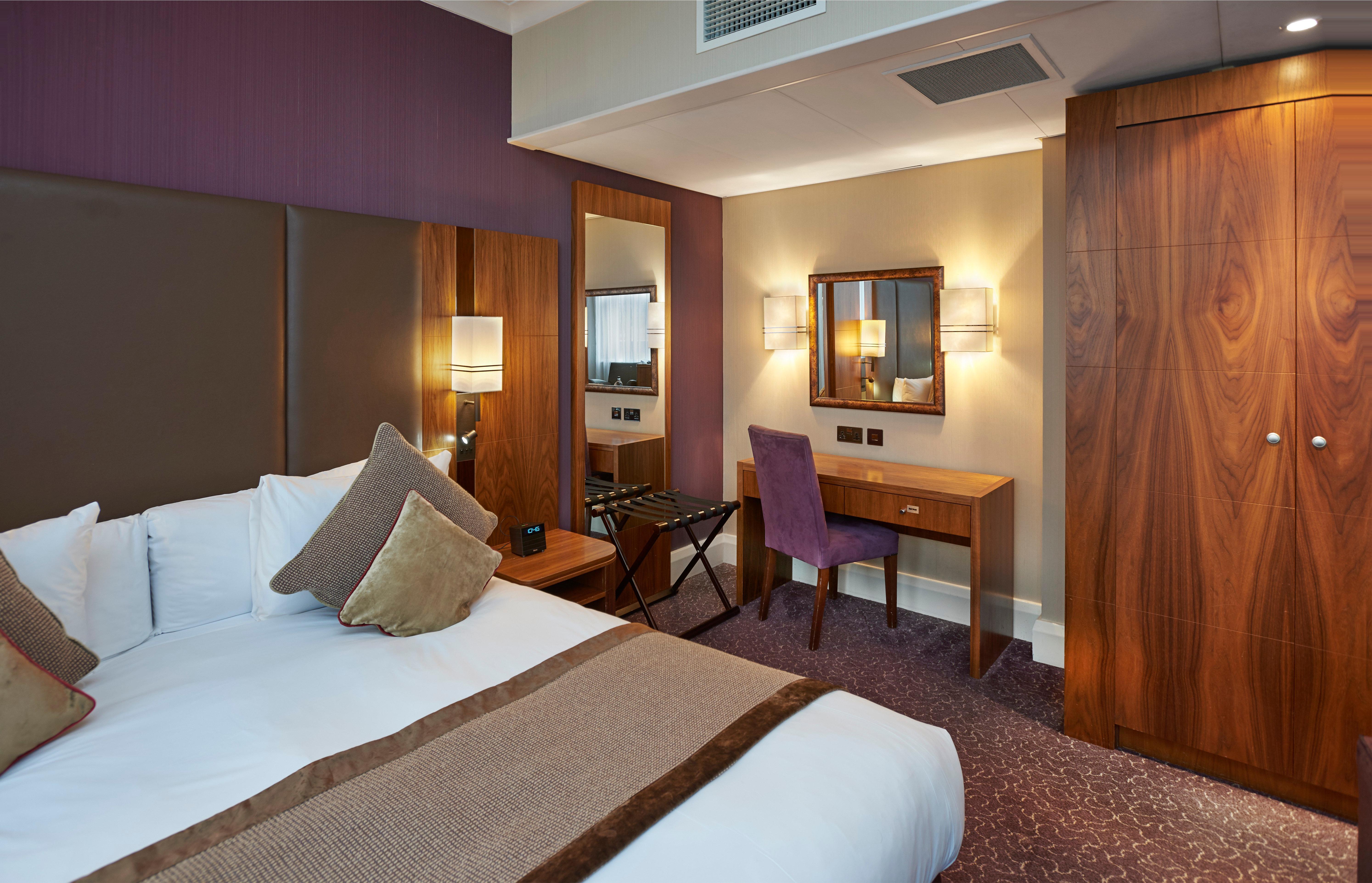 คราวน์ พลาซา ลอนดอน อีลิง Hotel อีลลิง ภายนอก รูปภาพ