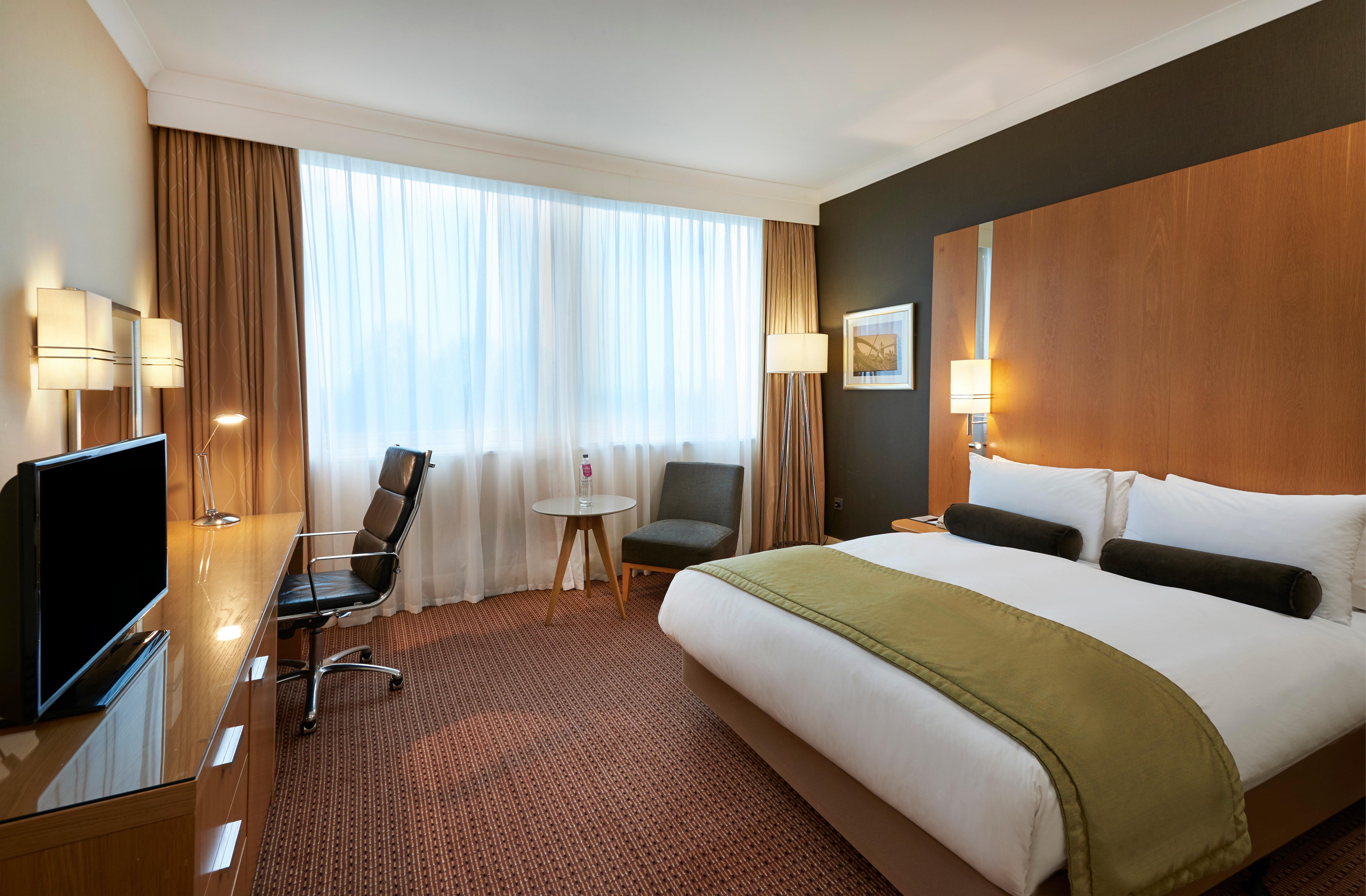 คราวน์ พลาซา ลอนดอน อีลิง Hotel อีลลิง ภายนอก รูปภาพ