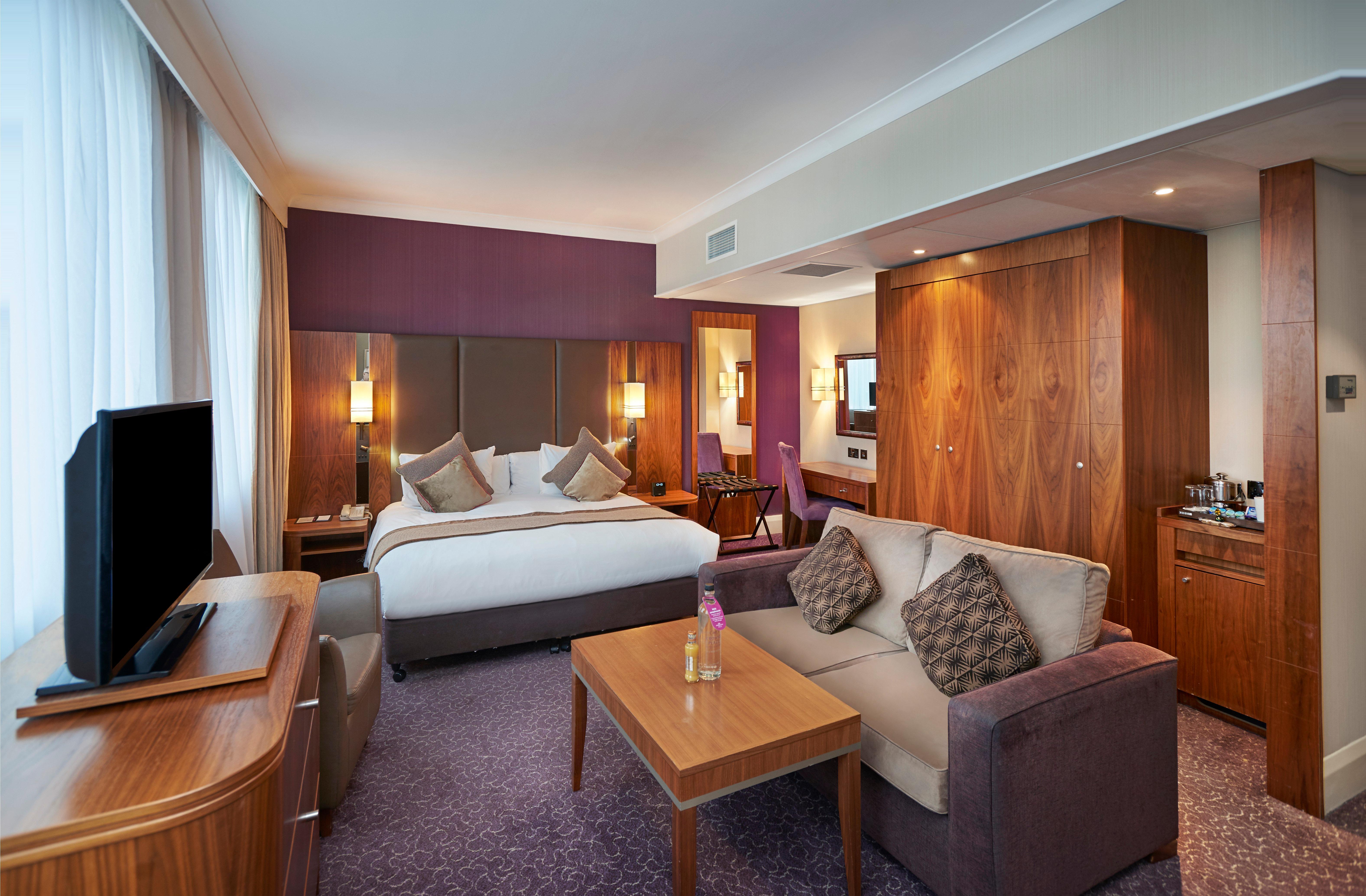 คราวน์ พลาซา ลอนดอน อีลิง Hotel อีลลิง ภายนอก รูปภาพ