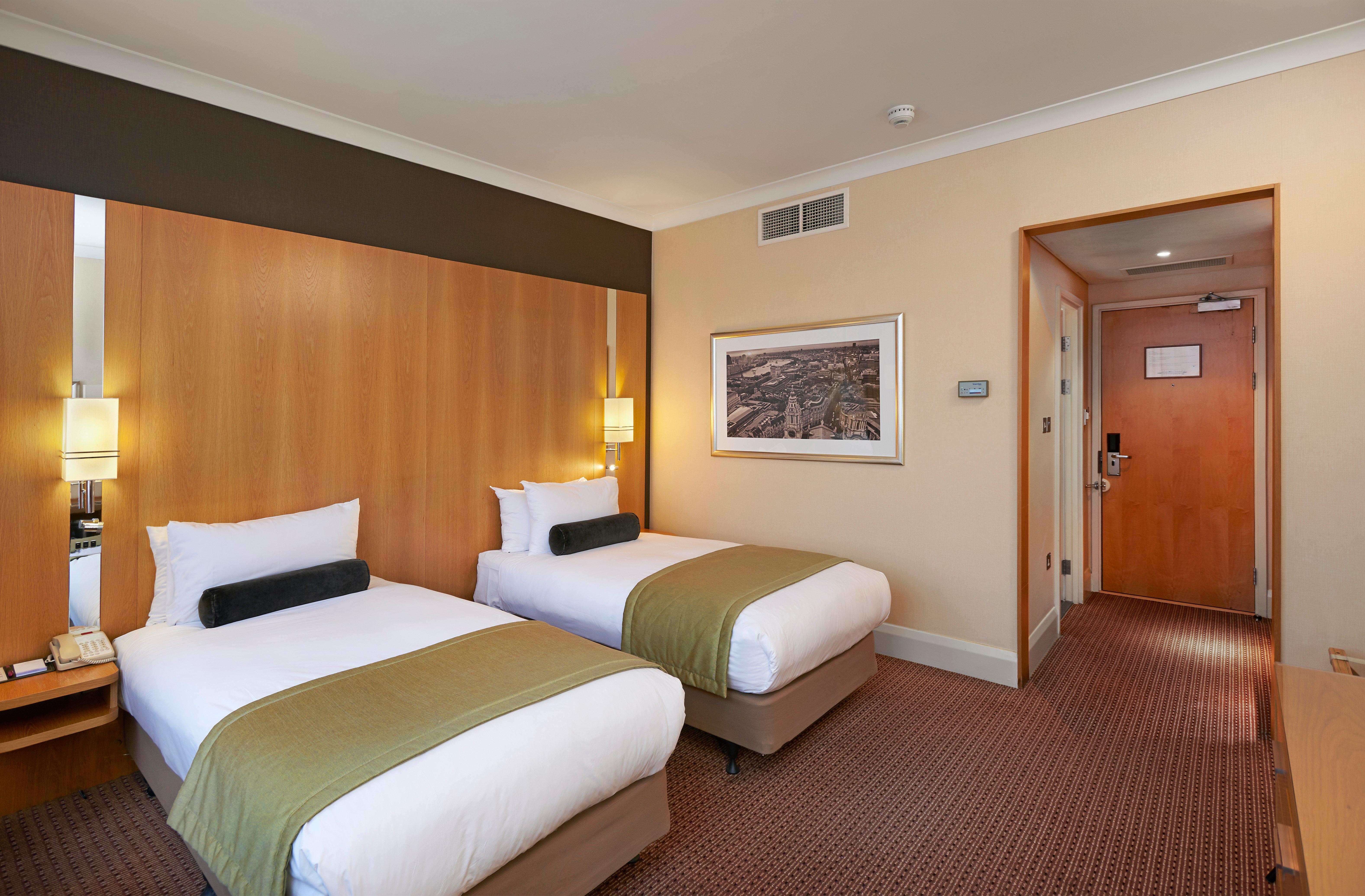คราวน์ พลาซา ลอนดอน อีลิง Hotel อีลลิง ภายนอก รูปภาพ