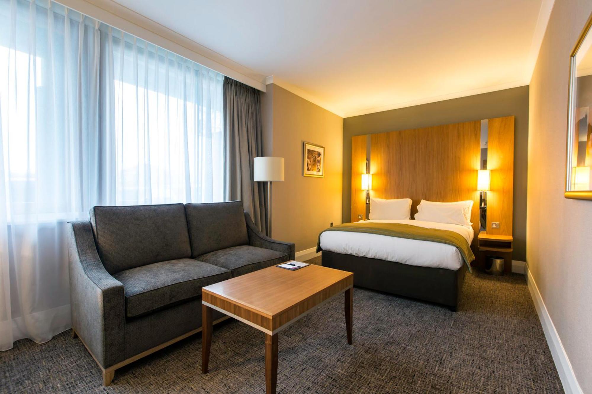 คราวน์ พลาซา ลอนดอน อีลิง Hotel อีลลิง ภายนอก รูปภาพ